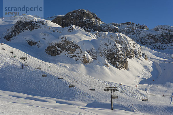 Skigebiet Silvretta Arena  vorn Idjochbahn  oben Greitspitze  2872 m  Ischgl  Paznauntal  Tirol  Österreich  Europa