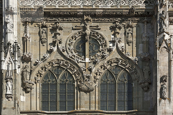 Detailansicht der Hauptfassade  1385?1415  gotischer Regensburger Dom  UNESCO Weltkulturerbe  1273  Regensburg  Oberpfalz  Bayern  Deutschland  Europa