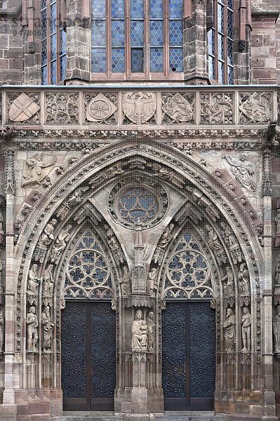 Gotisches Hauptportal der Frauenkirche  1362  Nürnberg  Mittelfranken  Bayern  Deutschland  Europa