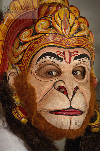 Maskenträger  hinduistisches Vaishnava-Kloster auf der Insel Majuli  Brahmaputra  Assam  Indien  Asien