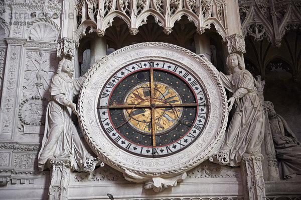 16. Jahrhundert  spätgotische astrologische Uhr in der Chorschranke  gotische Kathedrale von Chartres  UNESCO Weltkulturerbe  Chartres  Frankreich  Europa
