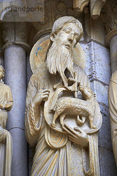 Gotische Statue  Johannes der Täufer  Nordportal  circa 1194-1230  Kathedrale von Chartres  UNESCO Weltkulturerbe  Frankreich  Europa