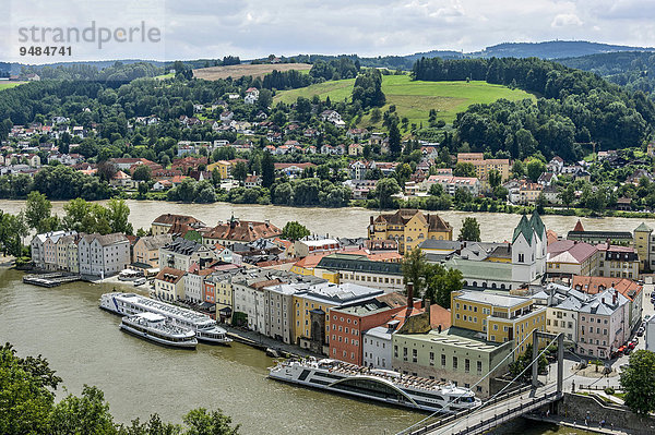 Ortsspitze  Dreiflüsseeck  Kloster Niedernburg  Altstadt  Donau  Fluss Inn  Passau  Niederbayern  Bayern  Deutschland  Europa