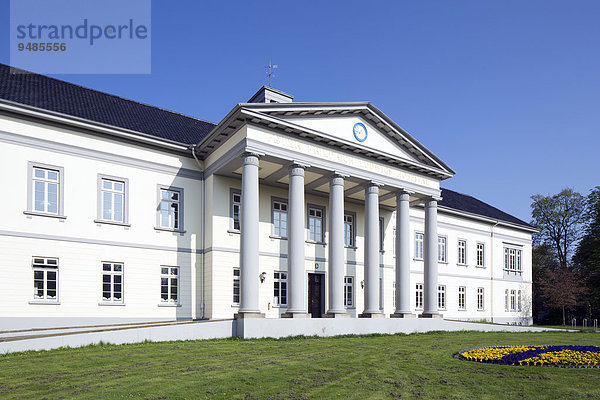 Peter-Friedrich-Ludwigs-Hospital  heute Kulturzentrum PFL mit Stadtbibliothek  Musikschule  Musik- und Literaturhaus  Oldenburg  Niedersachsen  Deutschland  Europa