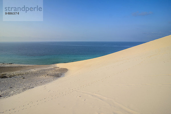 Riesige Sanddüne am Strand von Delisha  Insel Sokotra  Jemen  Asien