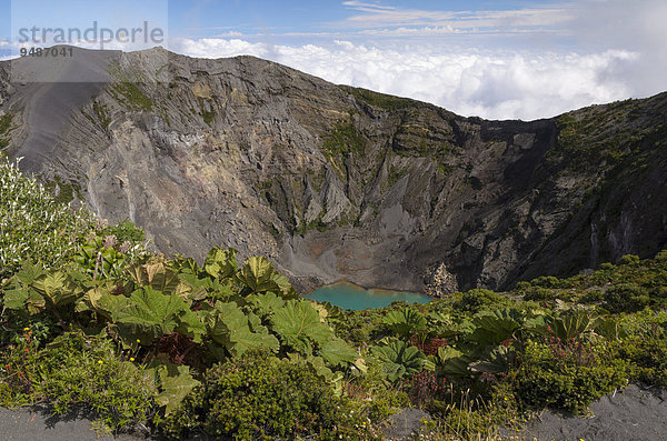 Hauptkrater Vulkan Irazu mit Kratersee  Nationalpark Vulkan Irazu  Provinz Cartago  Costa Rica  Nordamerika