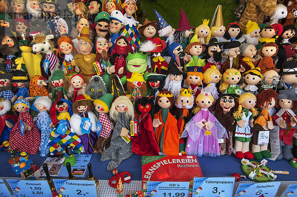 Diverse Puppen auch für Kasperltheater  Auer Dult  München  Oberbayern  Bayern  Deutschland  Europa