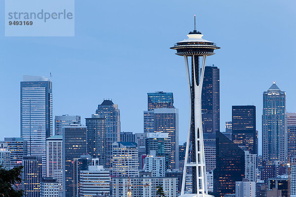 Skyline von Downtown Seattle mit Space Needle  Seattle  Washington  USA  Nordamerika