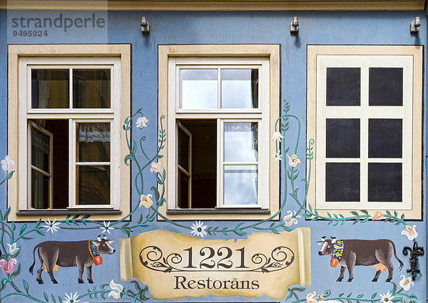 Bemalte Hausfassade in der Altstadt Vecr?ga  Riga  Lettland  Europa