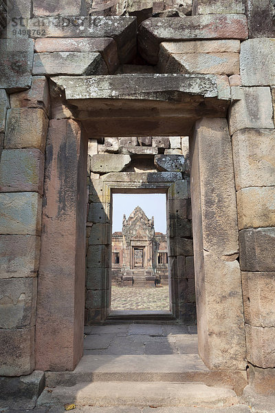 Blick durch die Tordurchgänge und Galerien  Khmer-Tempel Prasat Mueang Tama  Provinz Buriram  Thailand  Asien