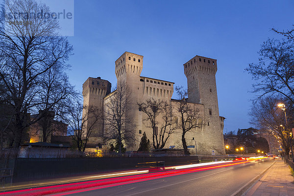 Burg von Vignola in der Dämmerung  Vignola  Emilia Romagna  Italien  Europa