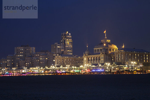 Skyline mit dem Grand Hotel Amrâth Kurhaus  Scheveningen  Den Haag  Holland  Niederlande  Europa