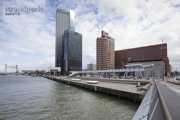 Bürohochhäuser am Wilhelminaplein am Fluss Nieuwe Maas  Rotterdam  Holland  Niederlande  Europa