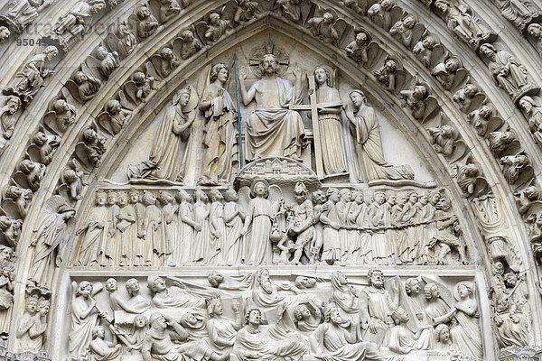 Jüngsten Gericht  Detail des gotischen Hauptportals  Kathedrale Notre-Dame de Paris  Paris  Frankreich  Europa