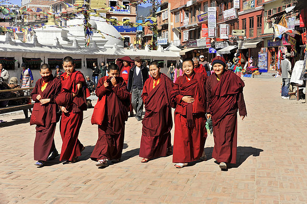Nonnen aus Tibet  Kathmandu  Nepal  Asien