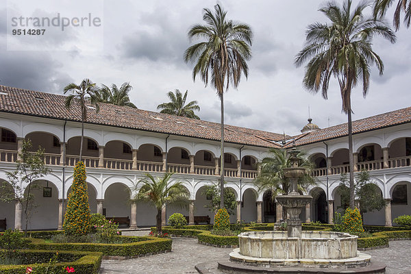 Innenhof im Kloster Convento de San Francisco  Quito  Pichincha  Ecuador  Südamerika