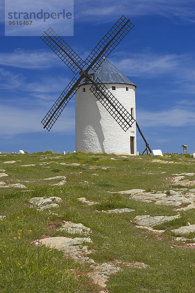 Windmühle  Campo de Criptana  Route der Windmühlen auch Route des Don Quijote  Provinz Ciudad Real  Kastilien-La Mancha  Spanien  Europa