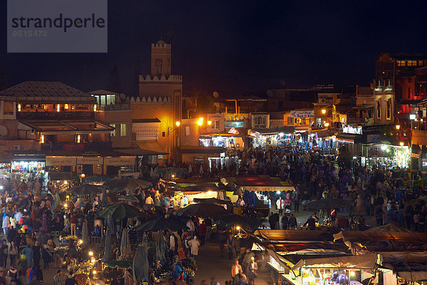 Der Platz Djemaa el Fna  UNESCO Weltkulturerbe  bei Nacht  Marrakesch  Marokko  Afrika