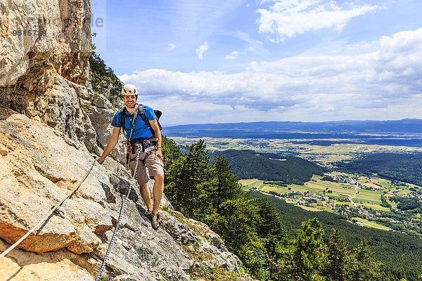 Kletterer im Eichertsteig  Grünberg  Schneeberg  Österreich  Europa