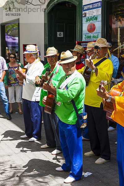 Straßenmusikanten  Arrecife  Lanzarote  Kanarische Inseln  Spanien  Europa