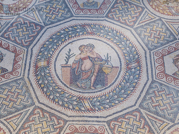 Antikes römisches Mosaik  Liebespaar  Villa Romana del Casale  UNESCO-Weltkulturerbe  bei Piazza Armerina  Provinz Enna  Sizilien  Italien  Europa
