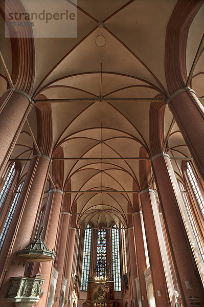 Gewölbe mit Altarraum der Michaeliskirche  1412  Lüneburg  Niedersachsen  Deutschland  Europa