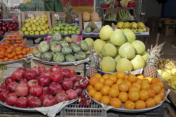 Obststand im Obstmarkt  Souk  Amman  Jordanien  Asien