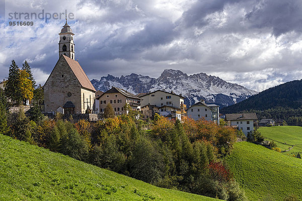 Pfarrkirche  Deutschnofen  Eggental  Petersberg  Provinz Südtirol  Italien  Europa