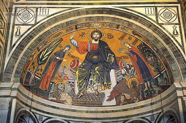 Mittelalterliches romanisches byzantinisches Mosaik  Christus zwischen der Jungfrau Maria und Sankt Minias  1260  Basilika San Miniato al Monte  Florenz  Toskana  Italien  Europa