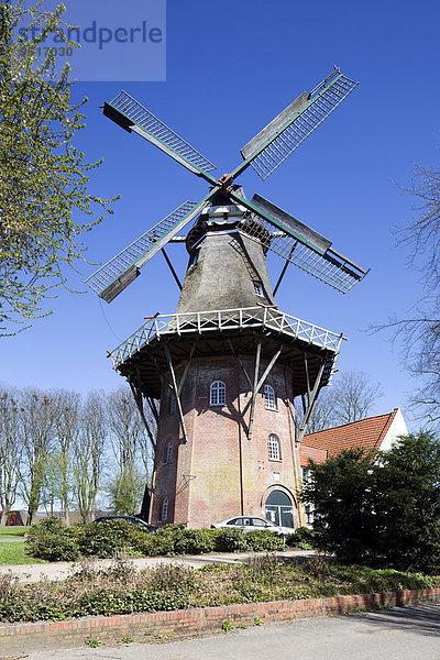Windmühle De Vrouw Johanna in den Emder Wallanlagen  Emden  Ostfriesland  Niedersachsen  Deutschland  Europa