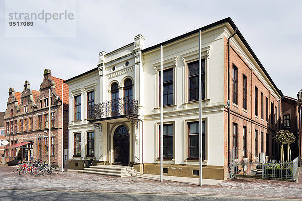 Neues Rathaus  Norden  Ostfriesland  Niedersachsen  Deutschland  Europa