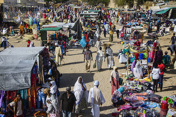 Der bunte Montagsmarkt von Keren  Eritrea  Afrika
