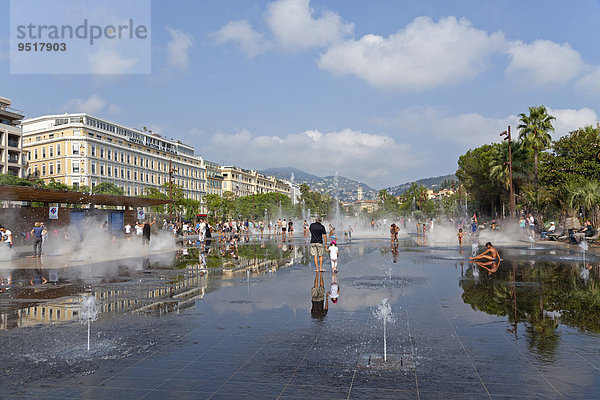 Wasserfontänen  Place Masséna  Nizza  Département Alpes-Maritimes  Provence-Alpes-Côte d?Azur  Frankreich  Europa