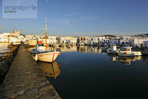 Hafen  Lefkes  Paros  Kykladen  Griechenland  Europa