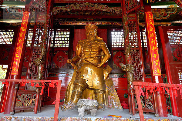 Statue eines Tujia-Kriegers  nationale Minderheit  Tujia Ethnic Folk Park Garden  Zhangjiajie  Provinz Hunan  China  Asien