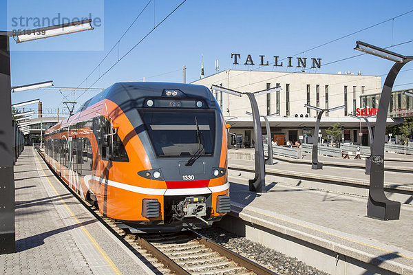 Regionalzug Amandus im Hauptbahnhof  Tallinn  Estland  Europa