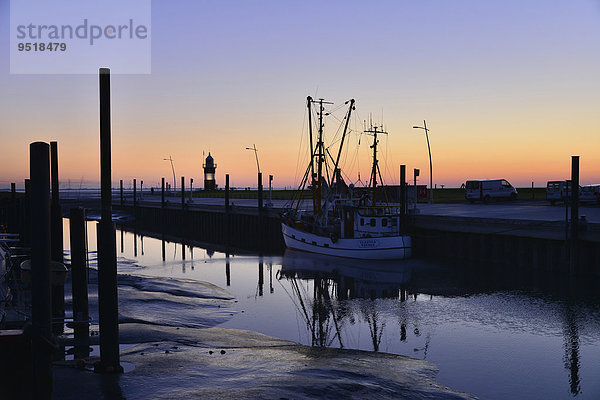 Abendstimmung Kutterhafen  Nordseebad Wremen  Landkreis Cuxhaven  Niedersachsen  Deutschland  Europa