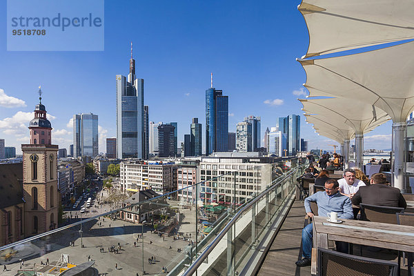 Terrasse  Restaurant Leonhard's  Ausblick auf das Bankenviertel  davor Hauptwache  Frankfurt am Main  Hessen  Deutschland  Europa