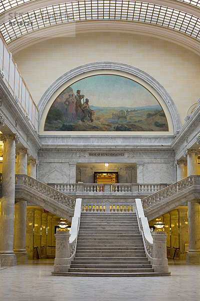 Eingang in das Repräsentantenhaus im Utah State Capitol  Salt Lake City  Utah  USA  Nordamerika