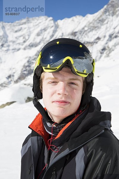 Portrait Skifahrer jung