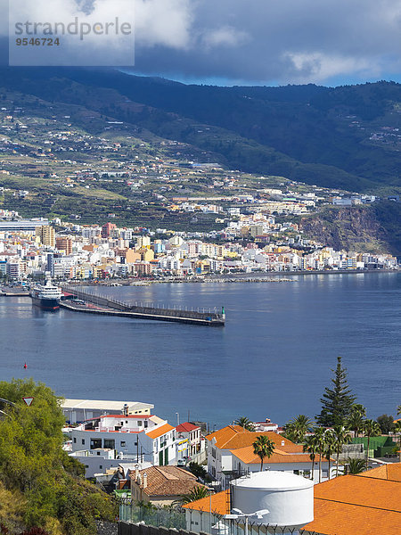 Spanien  Balearen  La Palma  Santa Cruz de la Plama  Blick zum Hafen