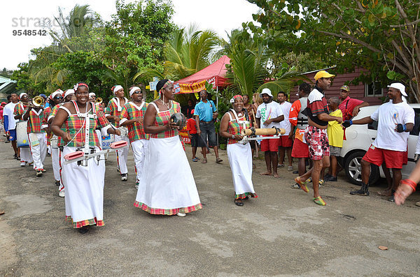 Feuerwehr französisch Dorf Festival Martinique Mai Ausland Barke