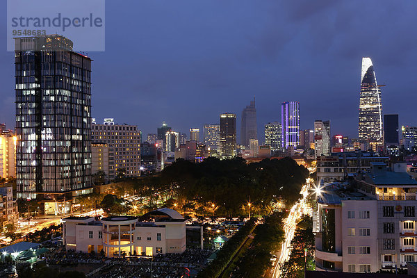 Vietnam  Ho-Chi-Minh-Stadt  Stadtbild bei Nacht