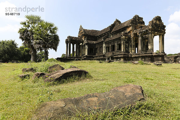 Kambodscha  kleiner Tempel im Garten von Angkor Wat