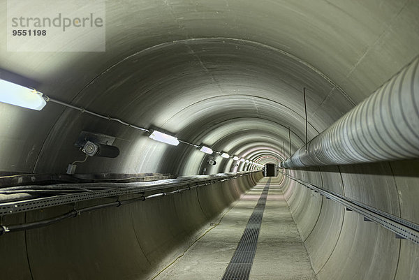 Deutschland  Baden-Württemberg  Tunnel eines Wehrs