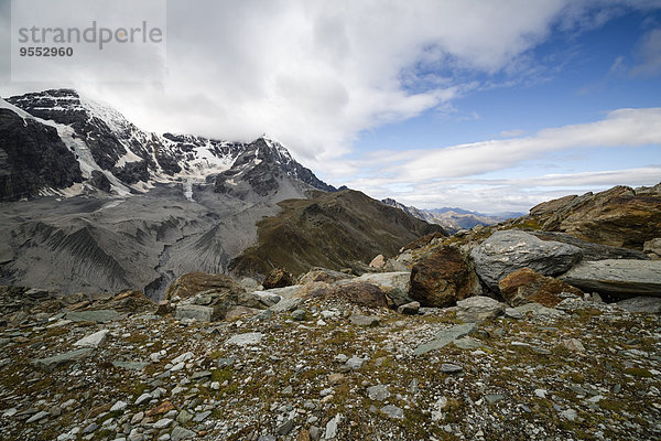 Italien  Südtirol  Blick auf die Ortler Alpen  Monte Zebru links