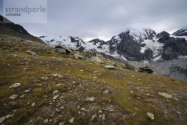 Italien  Südtirol  Blick auf die Ortler Alpen  Gran Zebru rechts