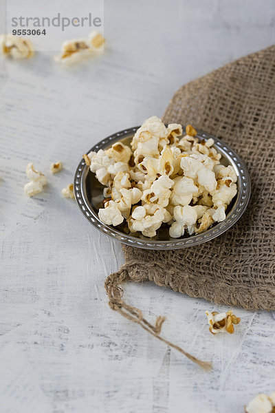 Honig-Popcorn in Schale  Sacktuch