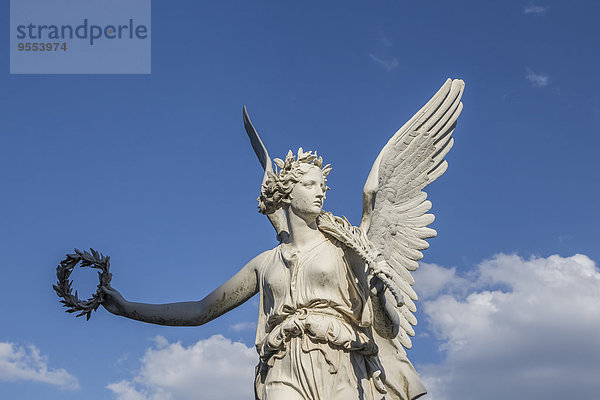 Deutschland  Mecklenburg-Vorpommern  Schwerin  Viktoria-Statue im Schlossgarten