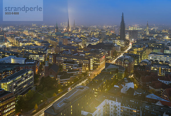 Deutschland  Hamburg  Stadtbild bei Nacht